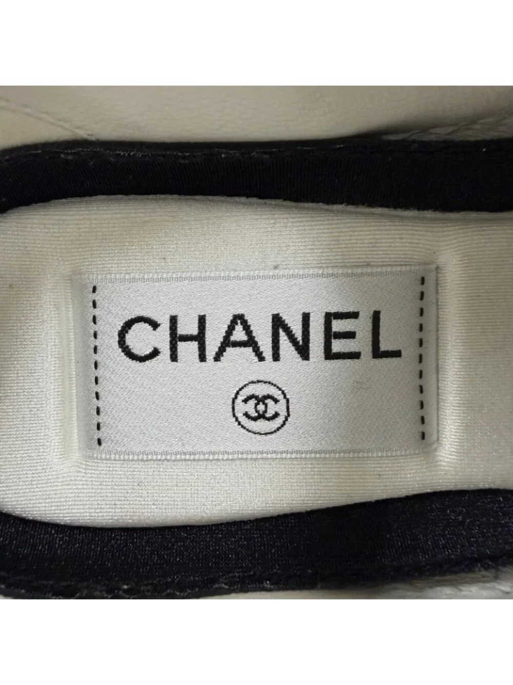 Chanel CC Logo Lace-up Leather Low Top Sneakers Silver